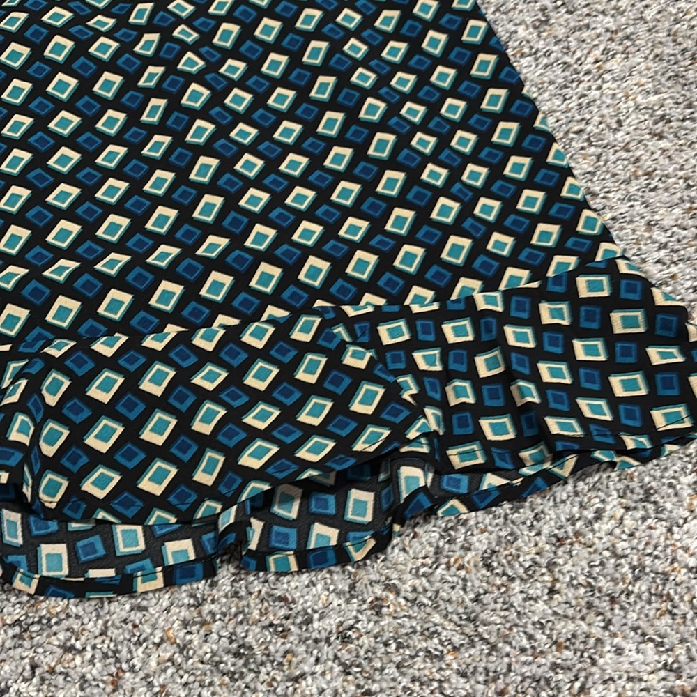 NWT Stylish Geometric Patterned Skirt - Picture 5 of 6